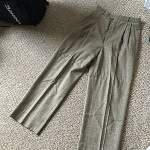 Women’s pants size 6 tan color in good shape